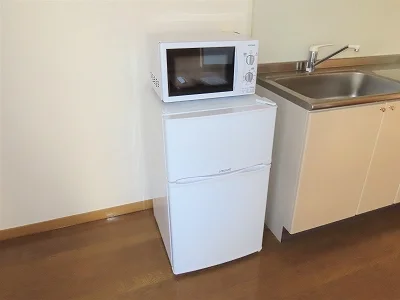 電子レンジ、冷蔵庫完備