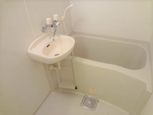 雨の日にうれしい浴室乾燥機付き