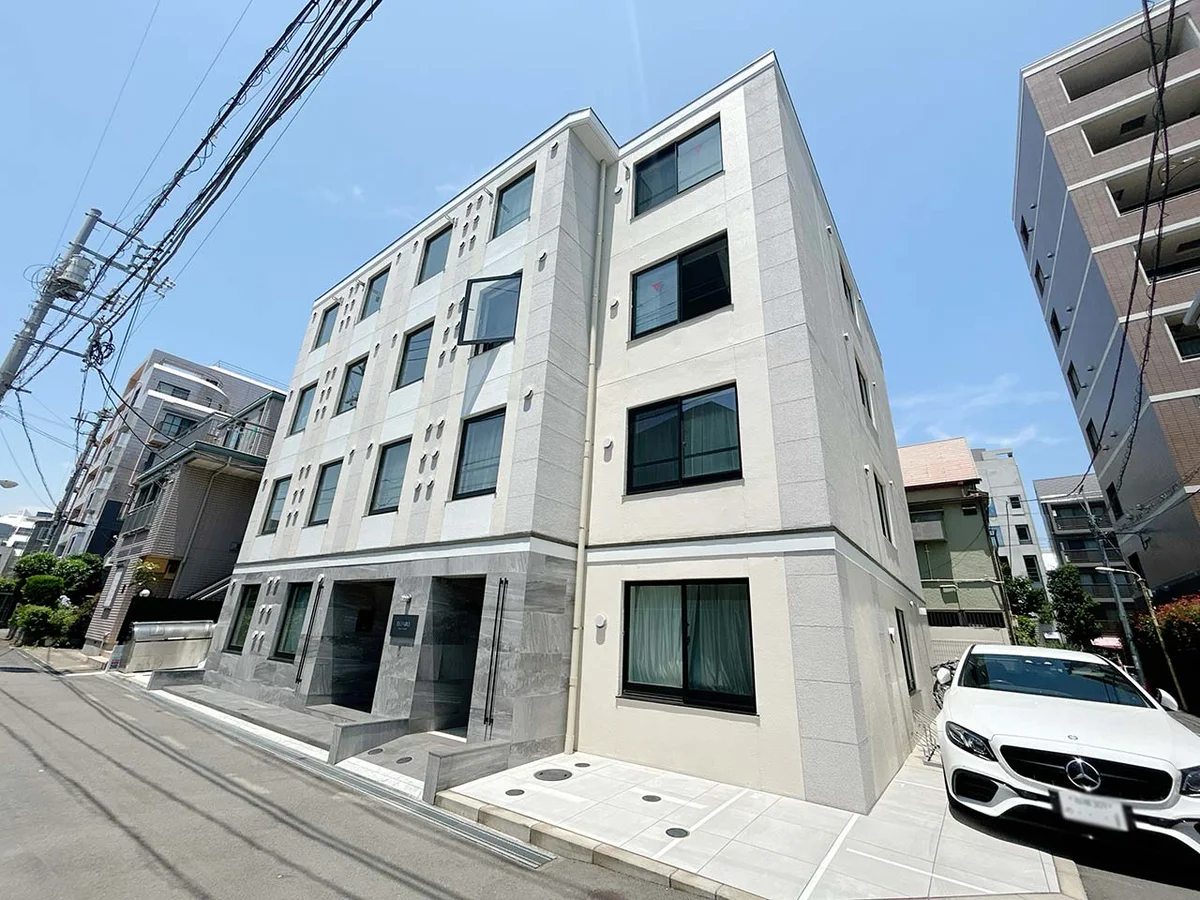 写真はお部屋のイメージです。ラグなどの室内装飾はございません。