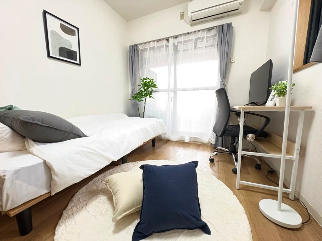 ※ラグ・小物等のインテリアは設置例です。実際のお部屋には備え付けられておりません。