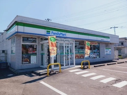 ファミリーマート外崎5丁目店まで500m