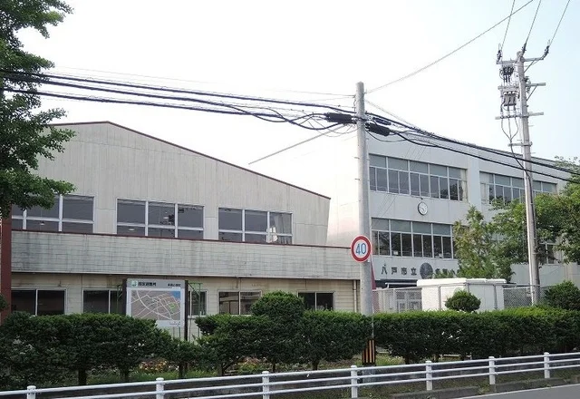 多賀小学校まで400m