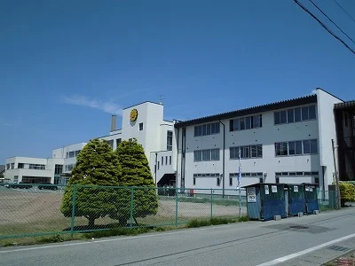 羽陽学園短期大学まで600m