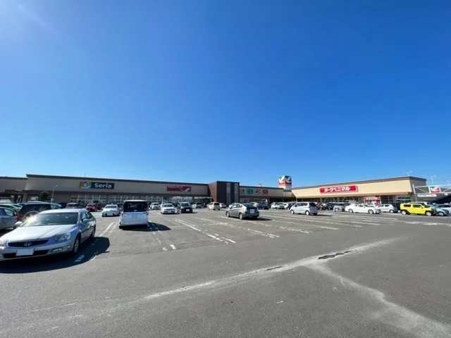 ヨークベニマル 山田鈎取店まで1400m