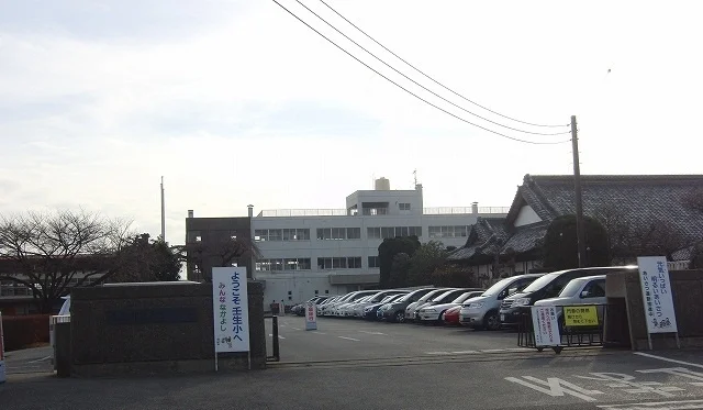 壬生町立壬生小学校まで1200m