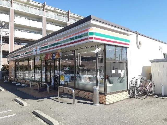 セブンイレブン大橋町店まで550m