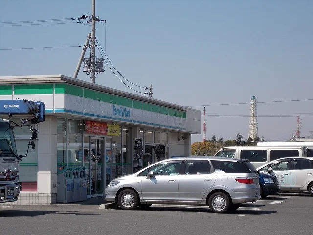 ファミリーマート市原岩崎店まで500m