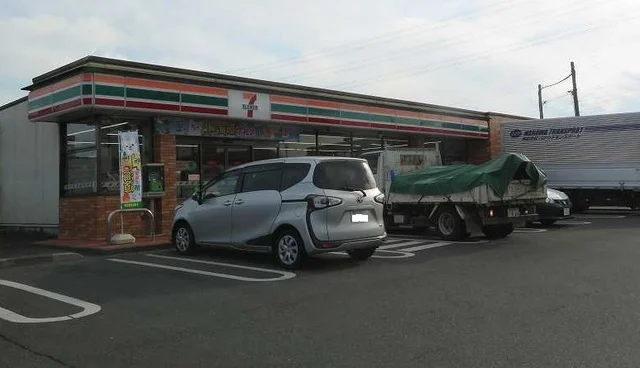 セブンイレブンまで400m