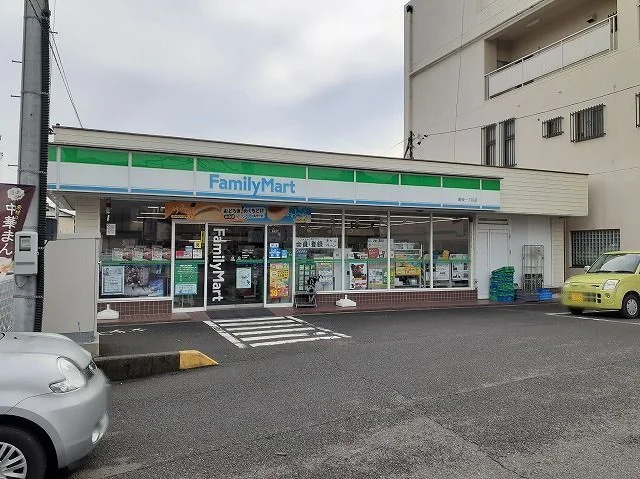 ファミリーマート　藤枝一丁目店まで500m