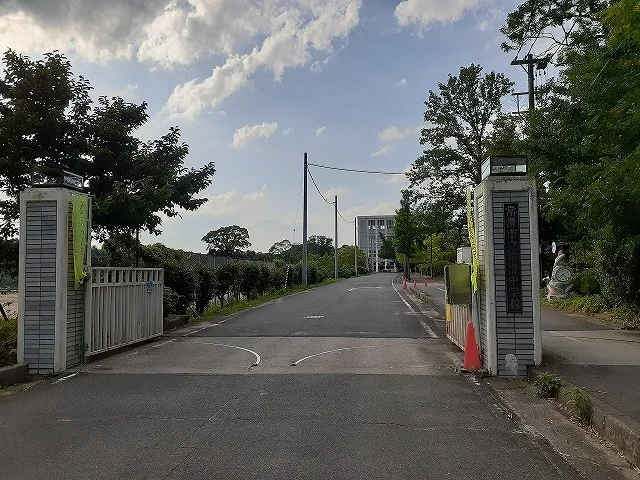 常滑中学校まで1700m