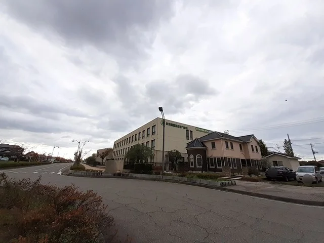 新潟看護医療専門学校まで400m