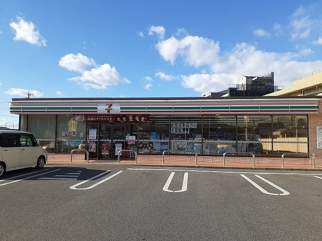 セブンイレブン常滑北条2丁目店まで464m