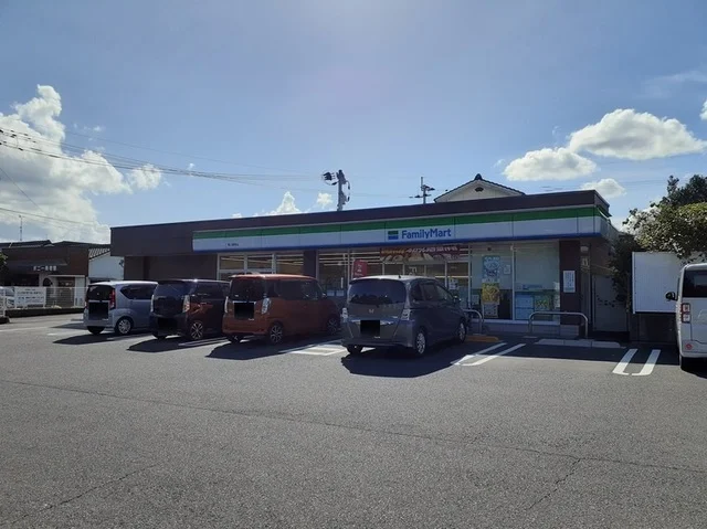 ファミリーマート隼人真孝店まで600m