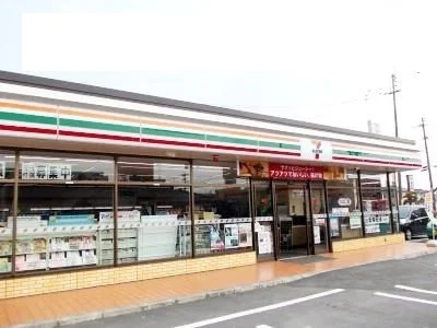 セブンイレブン国分中央4丁目店まで700m