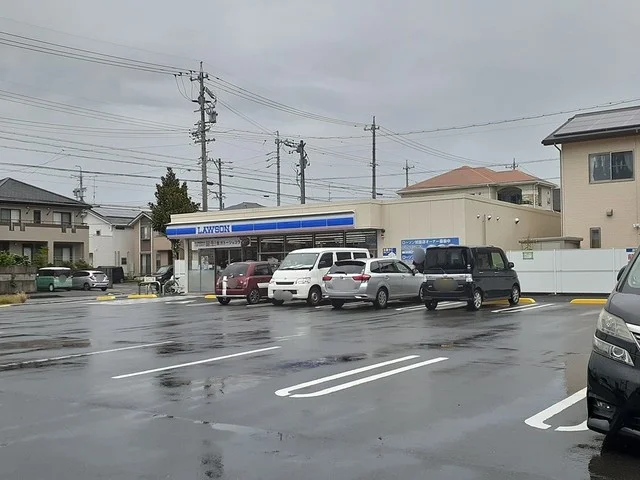 ローソン高丘北店まで319m