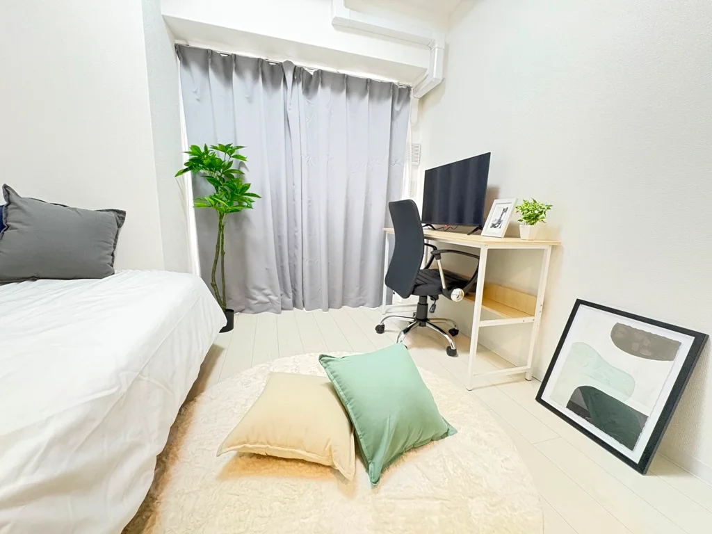 ※ラグ・小物等のインテリアは設置例です。実際のお部屋には備え付けられておりません。