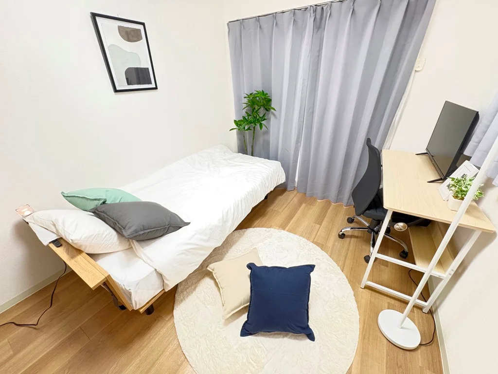 ※ラグ・小物等のインテリアは設置例です。実際のお部屋には備え付けられておりません。