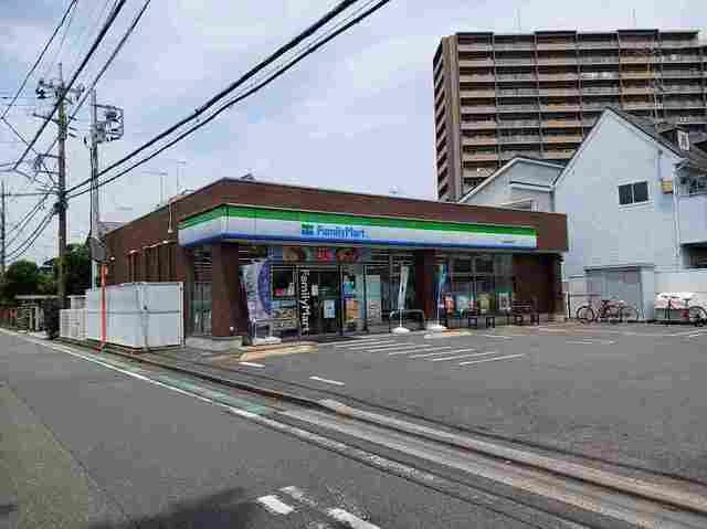 ファミリーマートまで100m