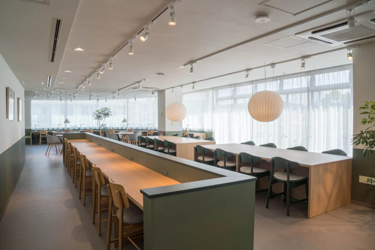 ゆったり過ごせるダイニングスペース。仕事や趣味など、様々な使い方ができそう。（※別施設のイメージ）