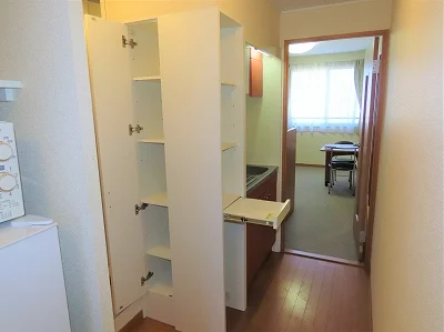 キッチン周りも収納が豊富です