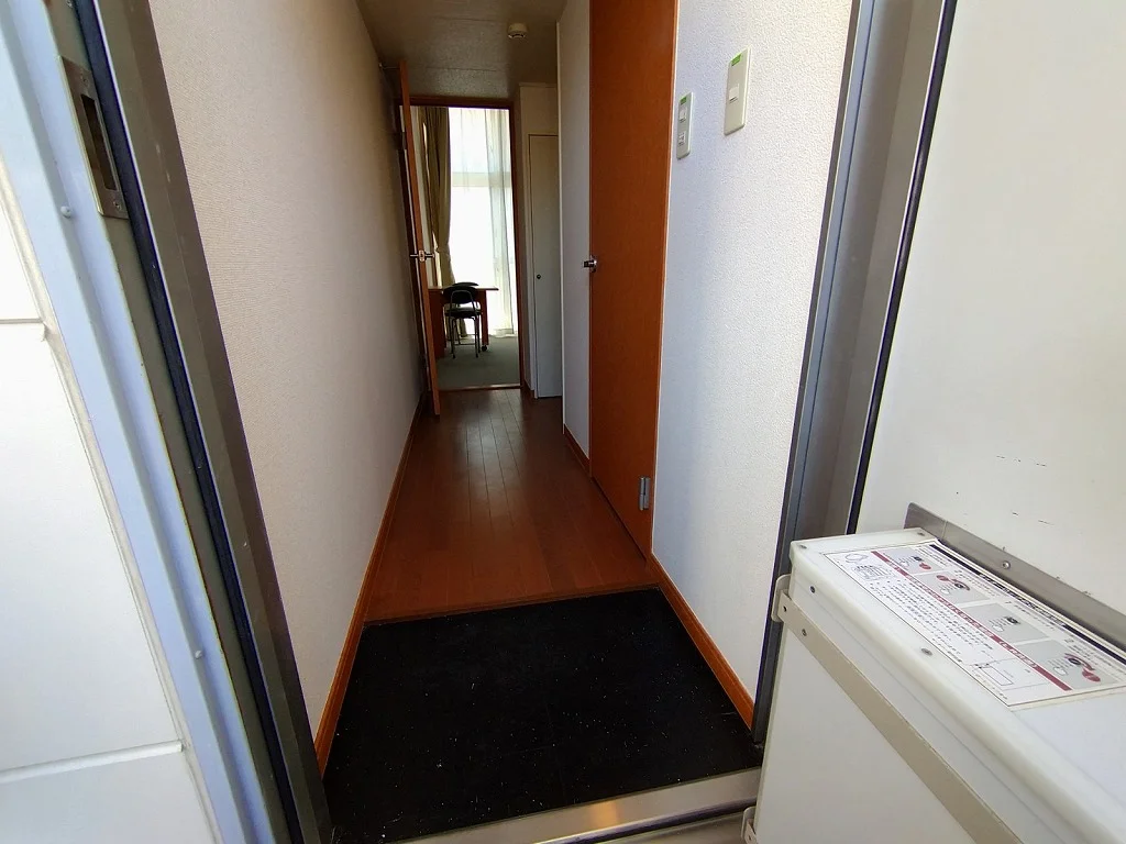 玄関扉に宅配ボックス設置