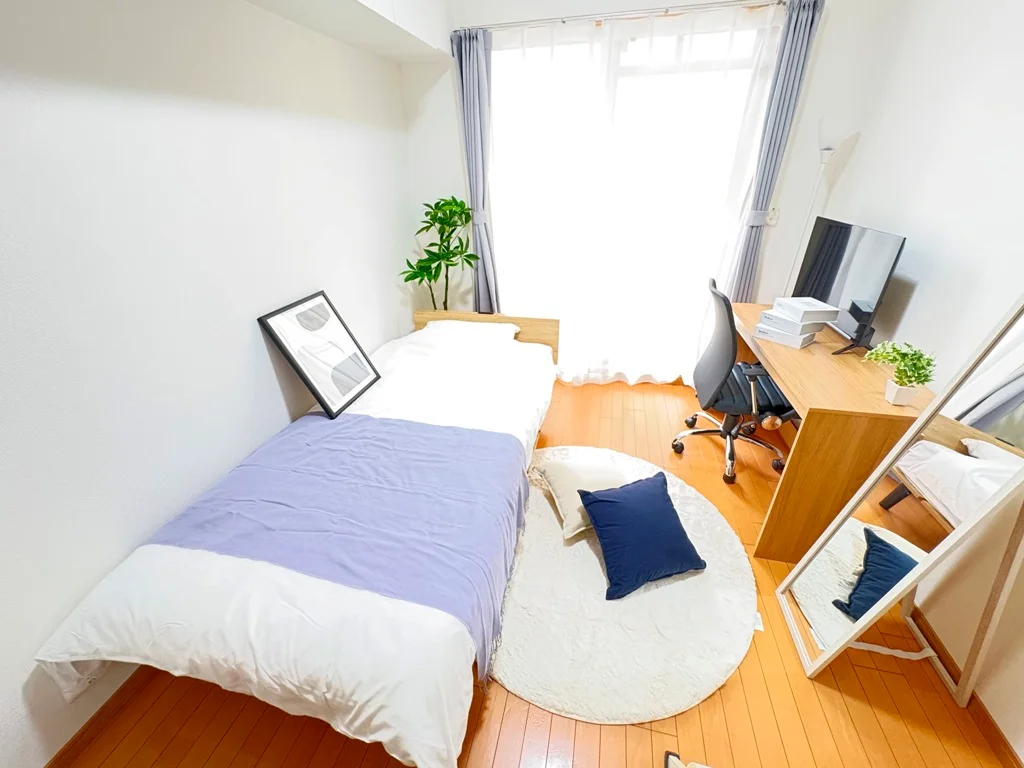 ※ラグ・小物等のインテリアは設置例です。実際のお部屋には備え付けられておりません。