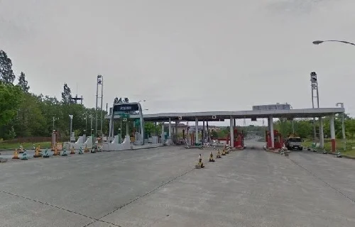 八戸インターまで1700m