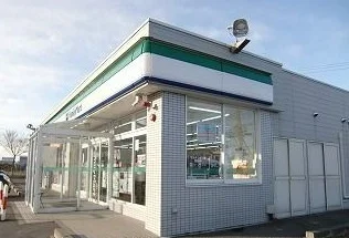 ファミリーマート北白山台店まで180m