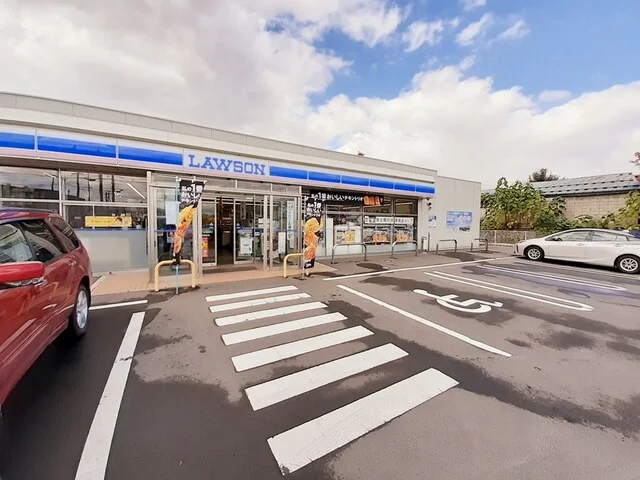 ローソン弘前和徳店まで800m