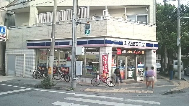ローソン那覇前島一丁目店まで160m