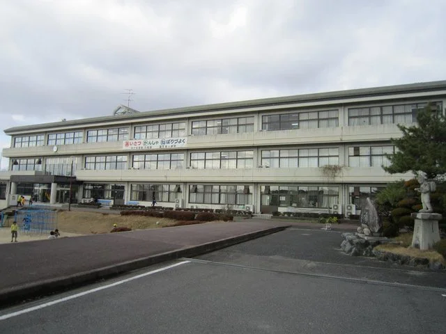 市立蒲生東小学校まで848m