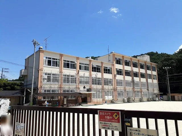 京都市立　市原野小学校まで128m