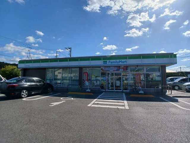 ファミリーマート前田東店さんまで2100m