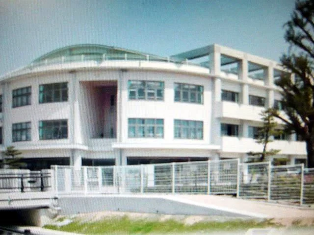 白石小学校まで950m