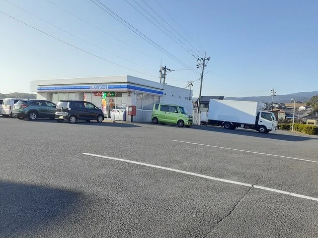 ローソン高来町店まで279m
