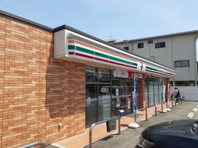 セブンイレブン壺川１丁目店まで450m