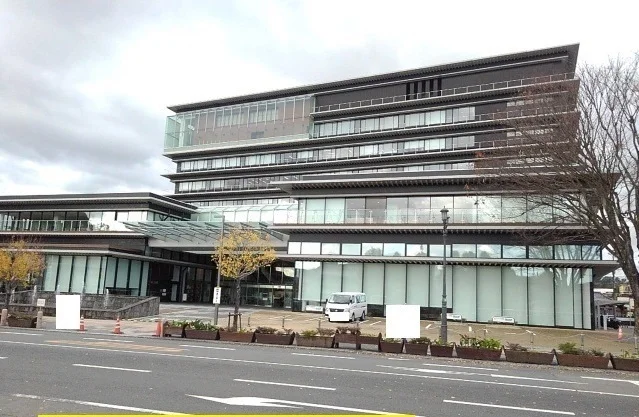 延岡市役所まで240m