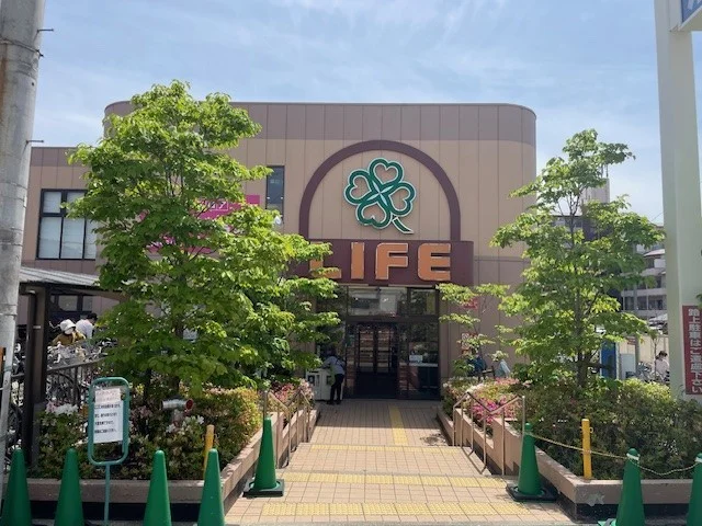 ライフ服部店まで220m