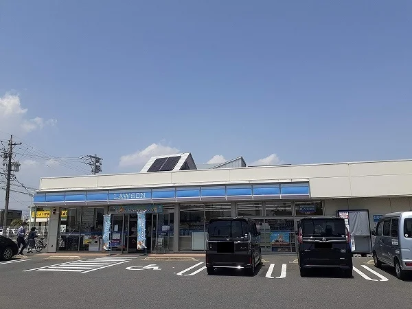 ローソン鈴鹿三日市町店まで600m