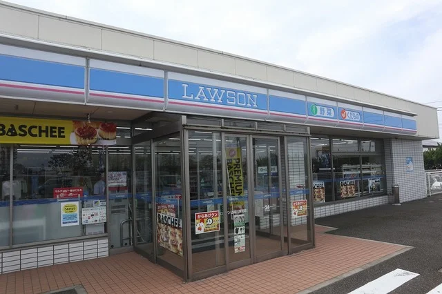 ローソン川原町店まで400m