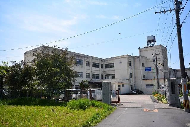 行橋市立　泉中学校まで1100m