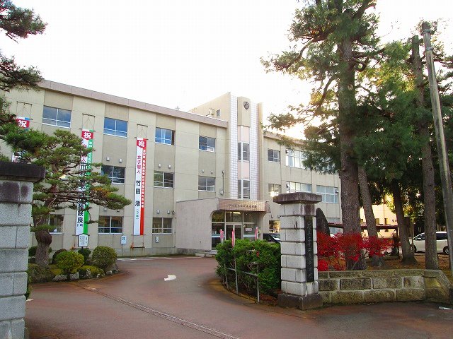 山形県立長井高等学校まで2880m