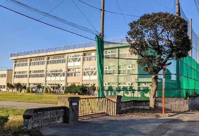 市立金田中学校まで1400m