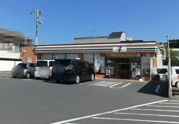 セブンイレブン鴨川広場店まで850m