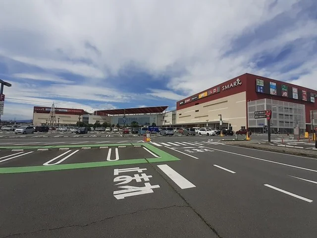 スマーク伊勢崎まで1900m