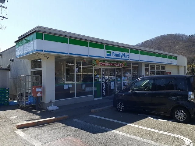 ファミリーマート塩山小屋敷店まで350m