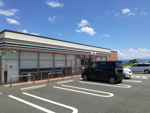 セブンイレブン御幸西店まで700m