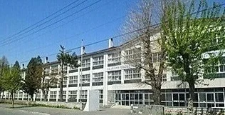 滝川市立滝川第三小学校まで650m
