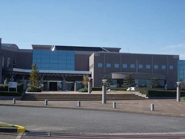 図書館まで1300m