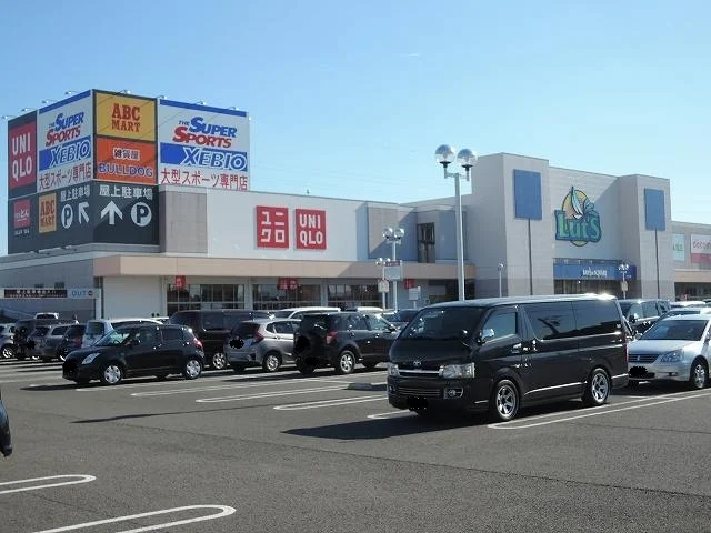 ベイスクエア津　ラッツ店まで1300m